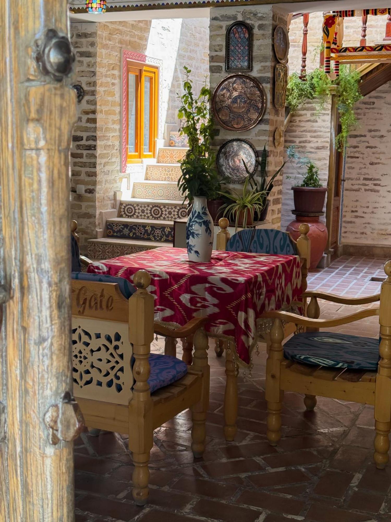 Old Gate Family Guest House Buchara Exterior foto